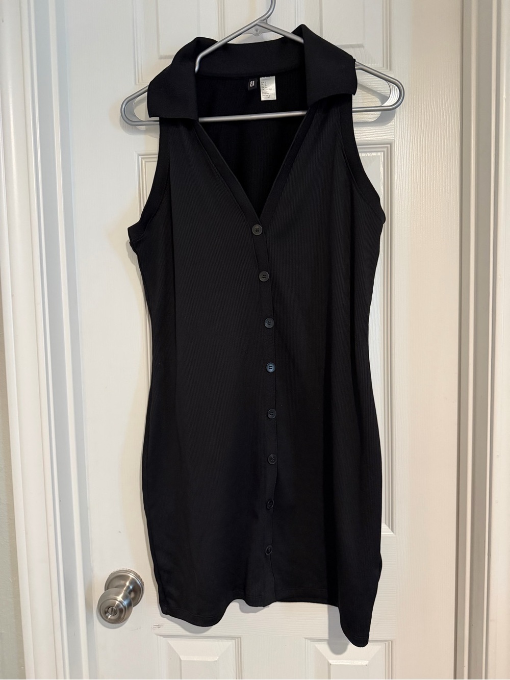 H&M DIVIDED Black Sleeveless Collared Button-Down Dress